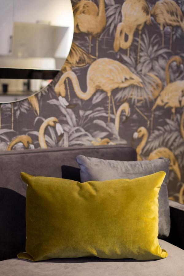 Fun & Funky Little Italy Studio With Full Kitchen By Den Stays Монреаль Екстер'єр фото